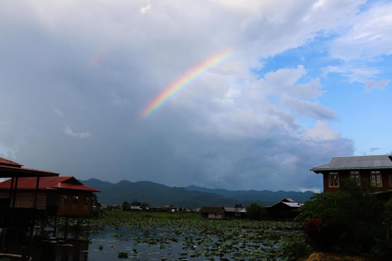 Innthar Lodge Home Stay Ywama Buitenkant foto